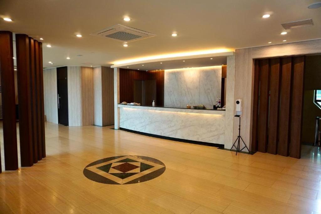 Emerald Hotel Čedžu Exteriér fotografie