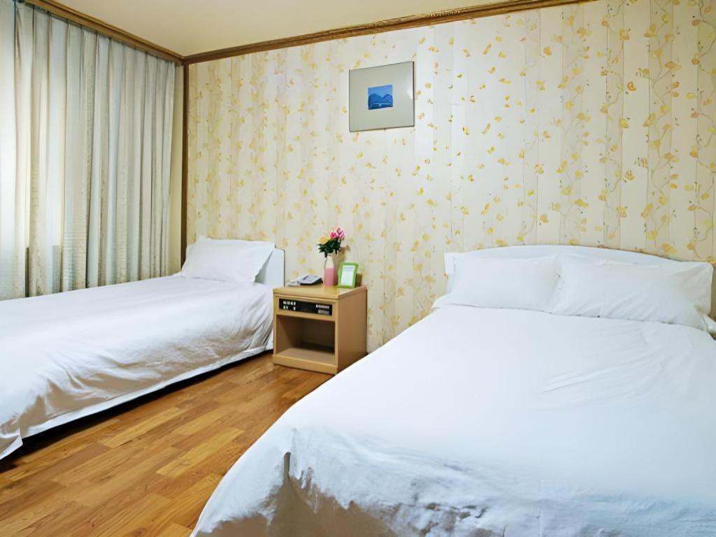 Emerald Hotel Čedžu Exteriér fotografie